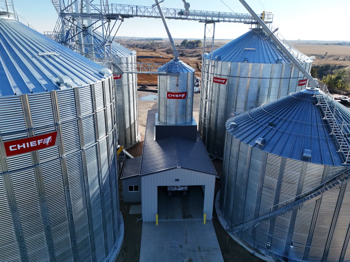 grain hopper and building A Chief grain hopper and building for loading trucks.