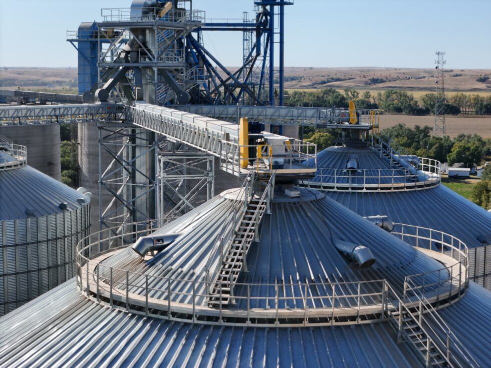 Grain Bin Capacity How Many Bushels Does a Grain Bin Hold? Chief Agri