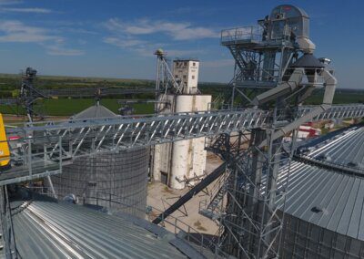 A Chief Agri grain elevator, conveyor, and storage bins.